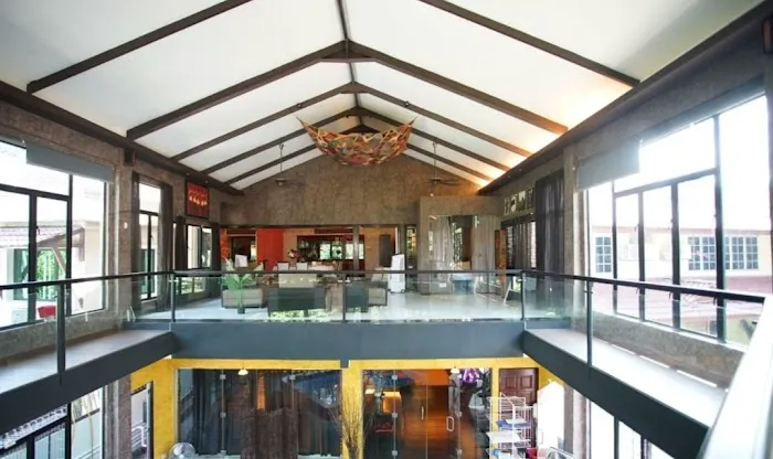 Zoo Villa Picture 6