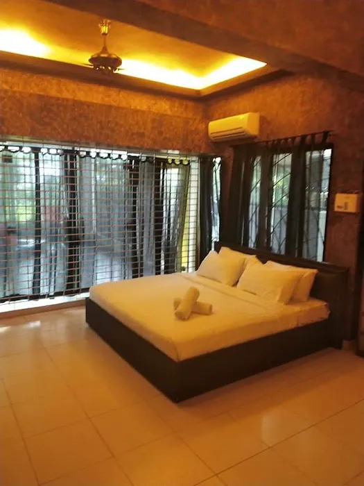 Zoo Villa Picture 9