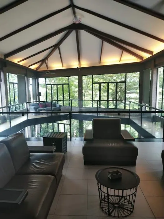 Zoo Villa Picture 10