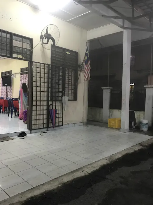 Dewan Merdeka Taman Ikan Emas Picture 1