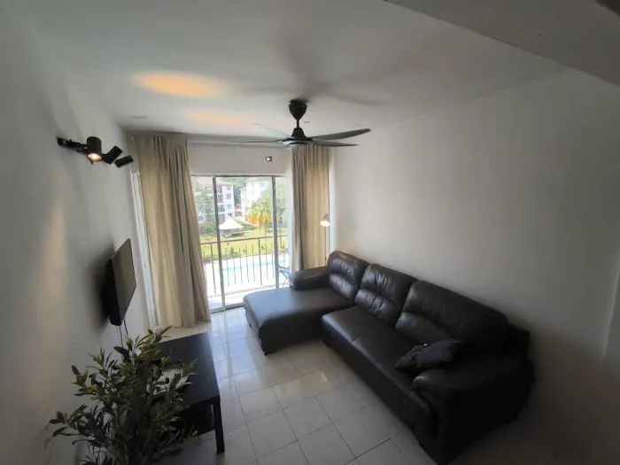 Hermoso Homestay Bukit Beruntung Picture 2