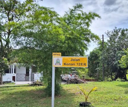 Bayu Kencana Guest House - Homestay Lembah Beringin