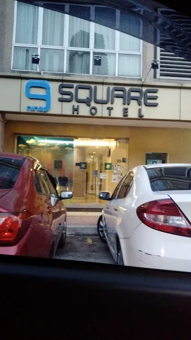 9 Square Hotel Picture 2