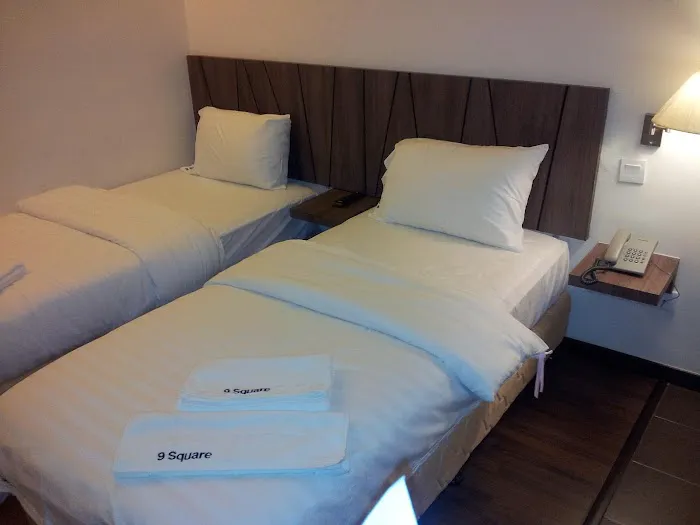 9 Square Hotel Picture 8