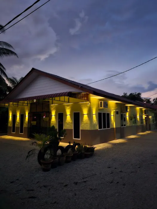 HOMESTAY ALANG Picture 2