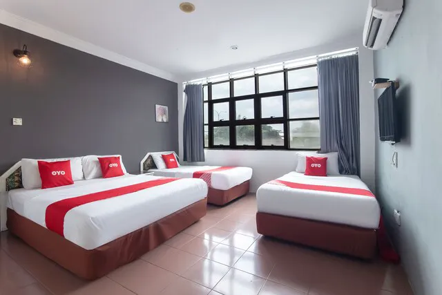 OYO 90306 G City Hotel Picture 3