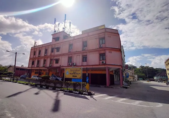 SPOT ON 89994 Rz Gold Hotel Picture 1