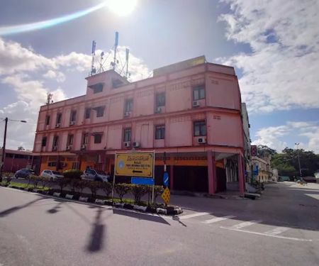 SPOT ON 89994 Rz Gold Hotel