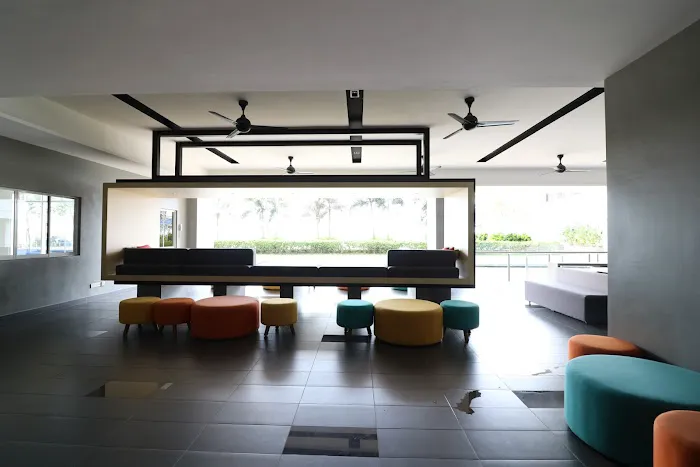 Victoria Home Sentrio Suites Picture 8