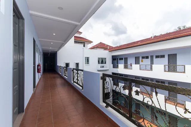 OYO 542 S2 Hotel Picture 6