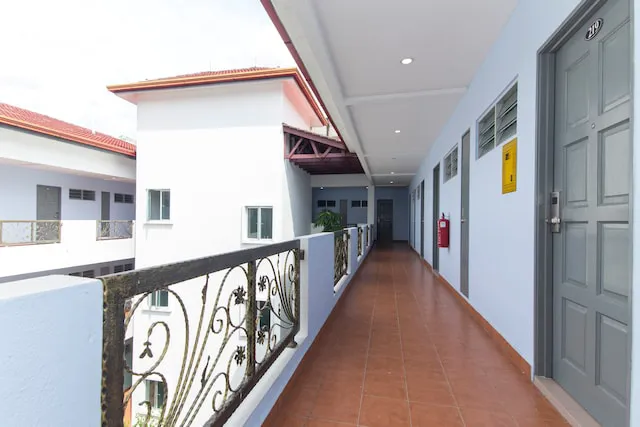 OYO 542 S2 Hotel Picture 9