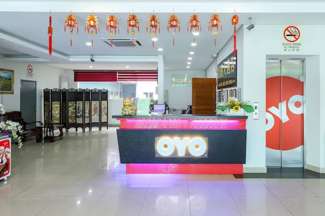 OYO 542 S2 Hotel Picture 8