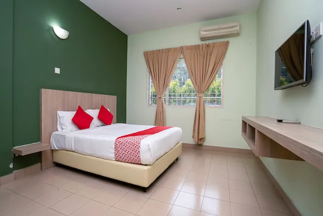 OYO 542 S2 Hotel Picture 2