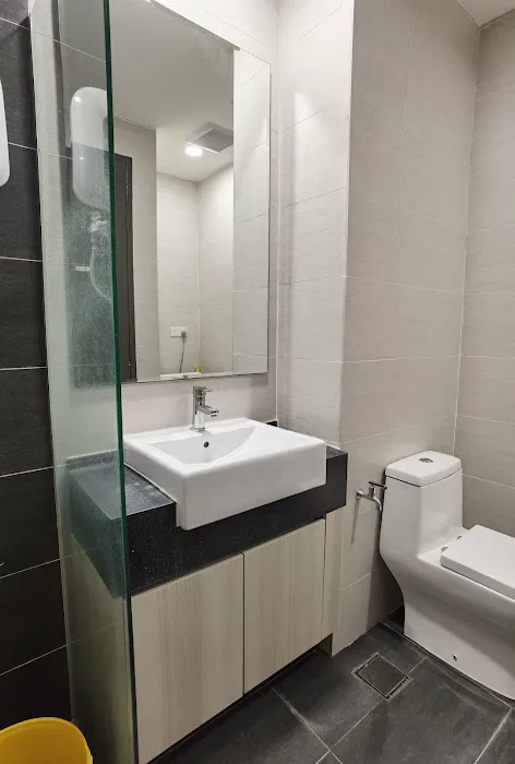 Modern Comfy HomeStay@Bdr Permaisuri with 2 parking WIFI Netflix Picture 1