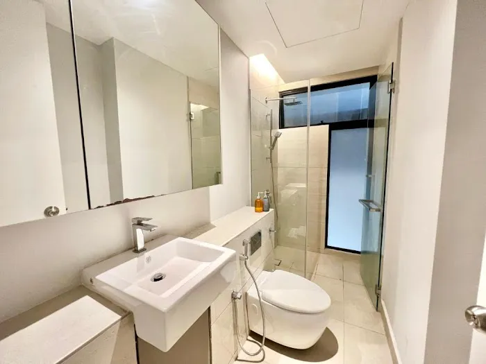 LB Cozy Home - New Luxury Home with Gym, Sauna, Patio, and AC Picture 1