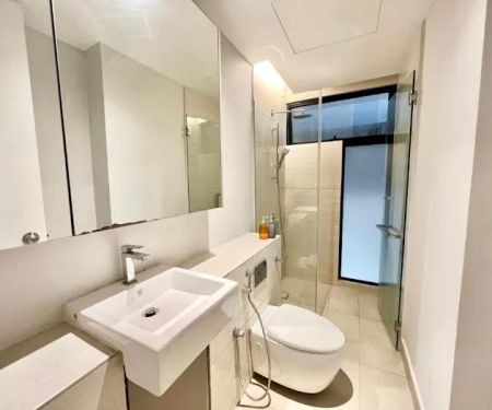 LB Cozy Home - New Luxury Home with Gym, Sauna, Patio, and AC