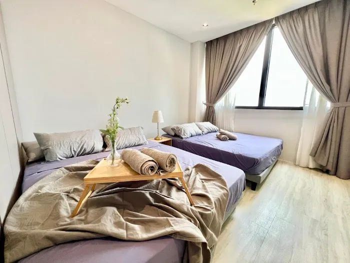 LB Cozy Home - New Luxury Home with Gym, Sauna, Patio, and AC Picture 2