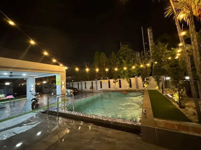 HotChapter Luxury Villa Picture 2