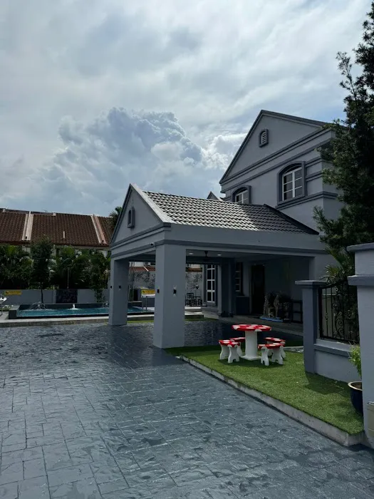 HotChapter Luxury Villa Picture 4