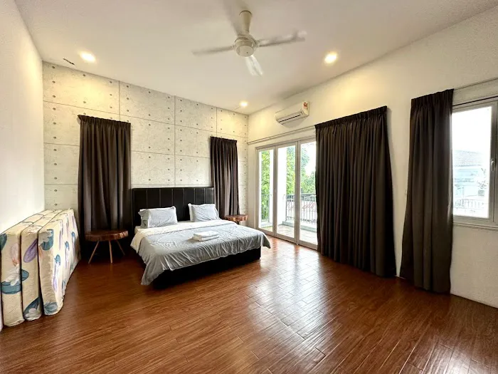 24 Pax Sg Buloh Homestay Airbnb Picture 1