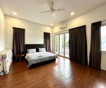 24 Pax Sg Buloh Homestay Airbnb