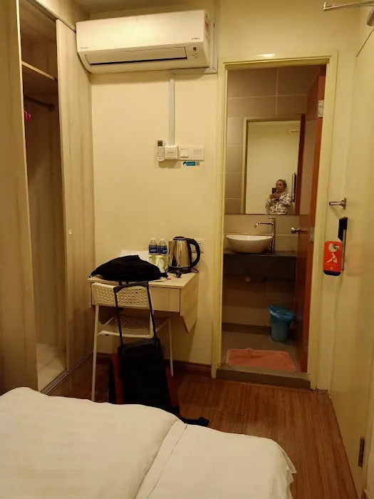 Hotel Zamburger Taman Segar Picture 6