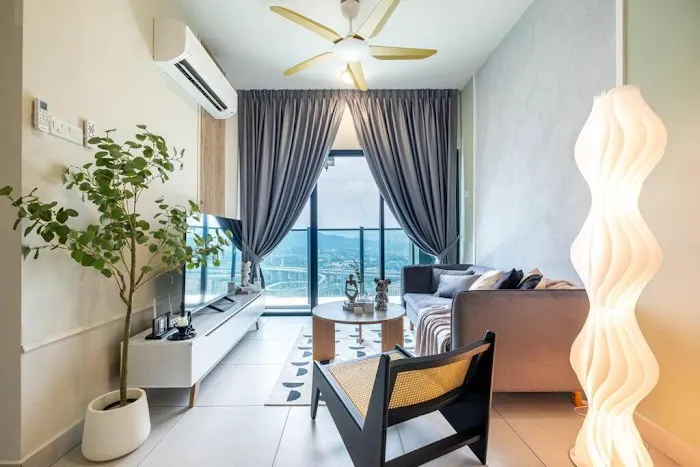 Apartment A-26-08 Majestic Maxim Picture 2