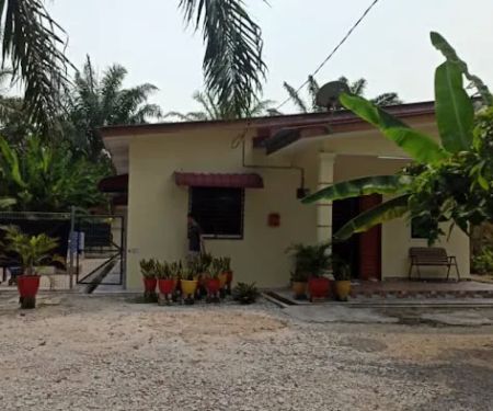 YR HOMESTAY