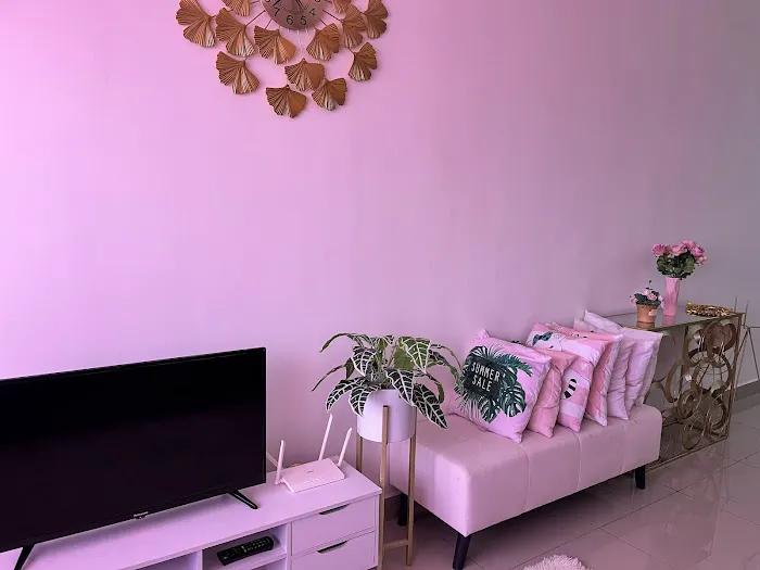 Pink House Sentrovue Picture 7
