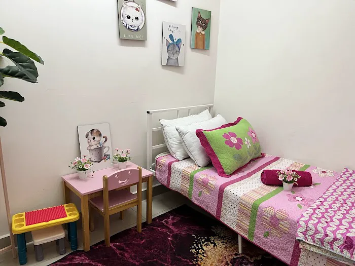 Pink House Sentrovue Picture 6