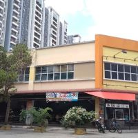 De & Dini Homestay Sentrovue Service Apartment Puncak Alam ico