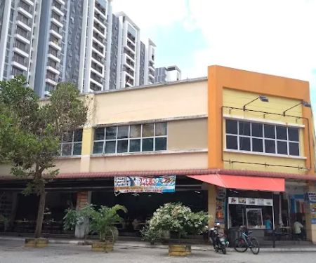 De & Dini Homestay Sentrovue Service Apartment Puncak Alam