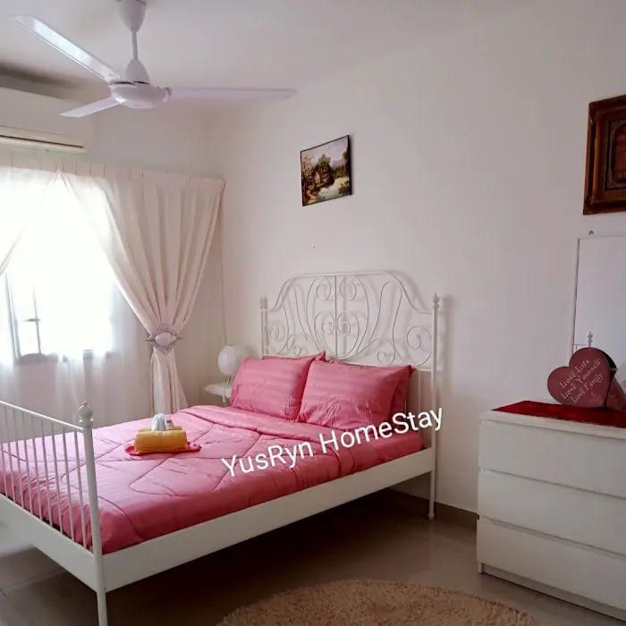 Yusryn Homestay Sentrovue Puncak Alam Picture 3