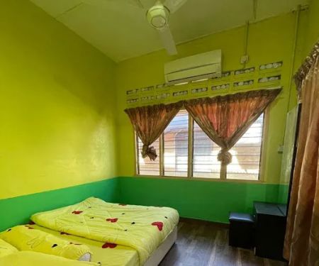 Farid Homestay Padang Piol