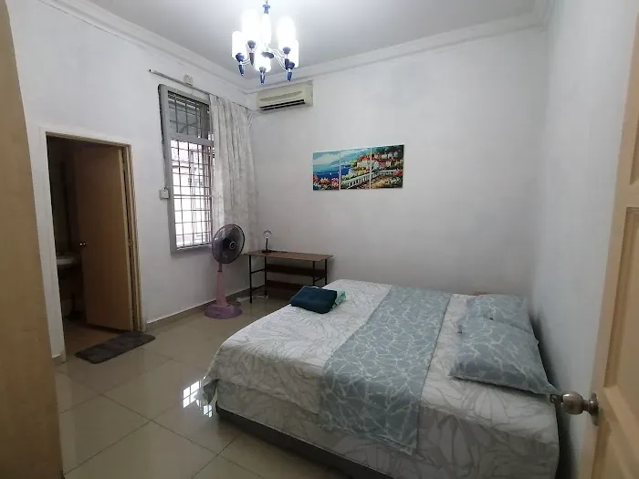 Lina & Larry airbnb Picture 2