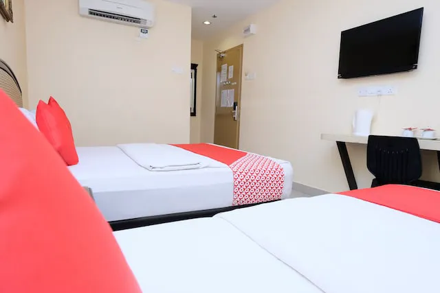 Super OYO 635 Seven Days Hotel Picture 2