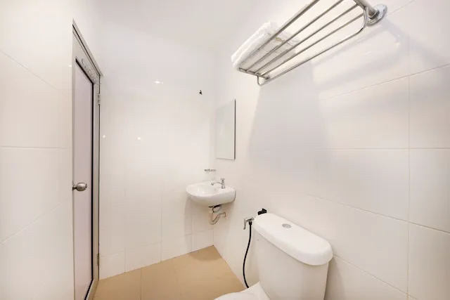 Super OYO 635 Seven Days Hotel Picture 3