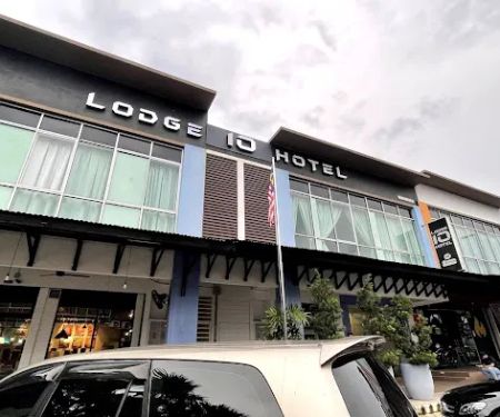 Lodge Ten Hotel