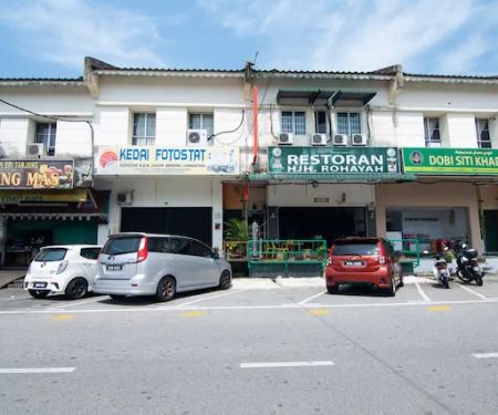 OYO 1224 Hotel Hajah Rohayah