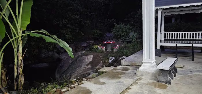 Riverside Homestay Picture 3