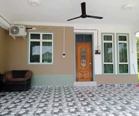 Zultie Tanah Merah