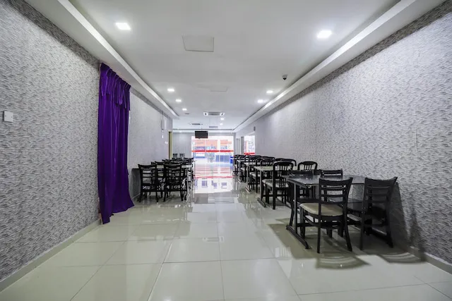 OYO 89473 Sp Venture Hotel Picture 9