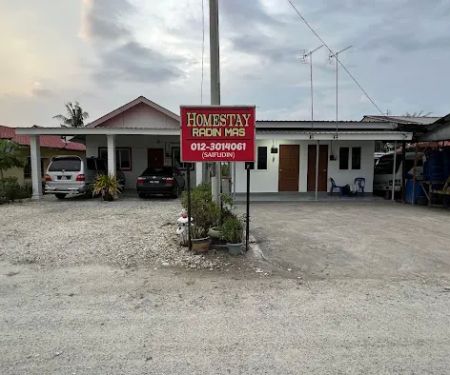 Roomstay Radin Mas