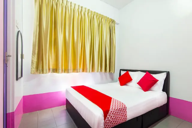 OYO 880 Hotel Purple Town Picture 3