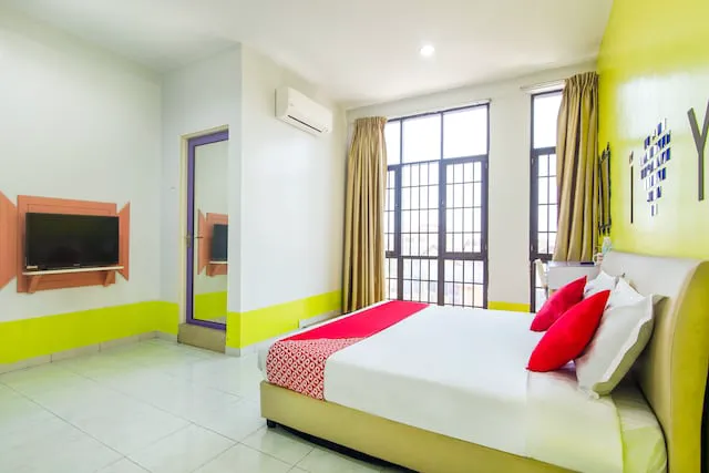 OYO 880 Hotel Purple Town Picture 9