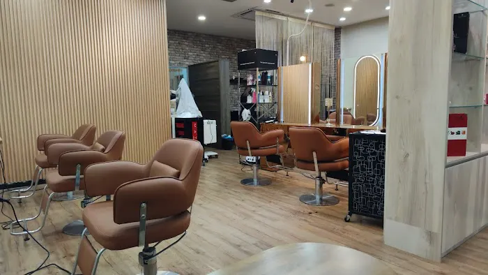 O2 Hair Studio Picture 4