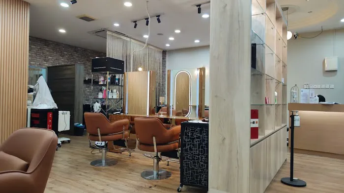 O2 Hair Studio Picture 1