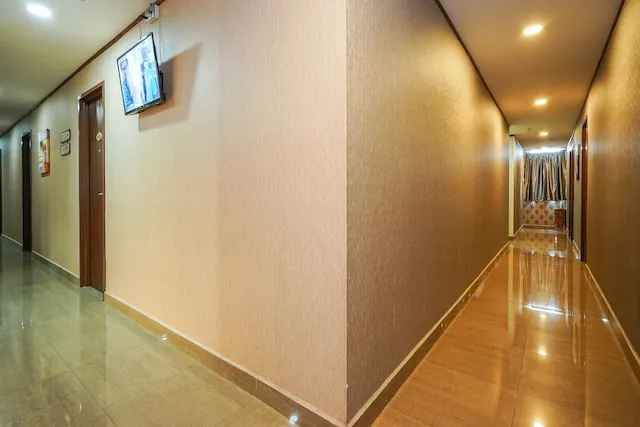 OYO 43958 Enrich Hotel Picture 6