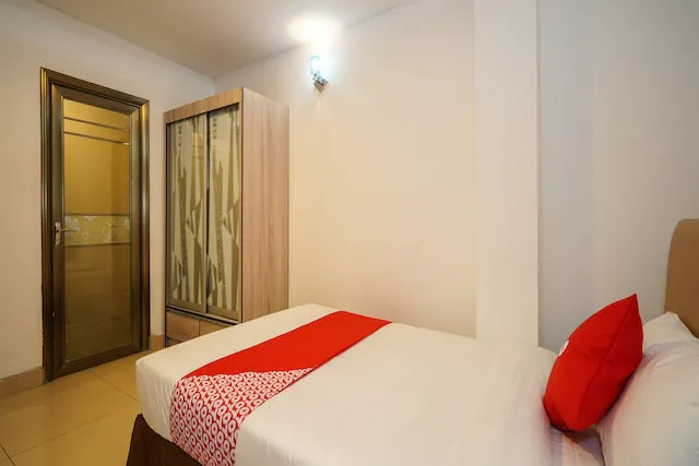 OYO 43958 Enrich Hotel Picture 7