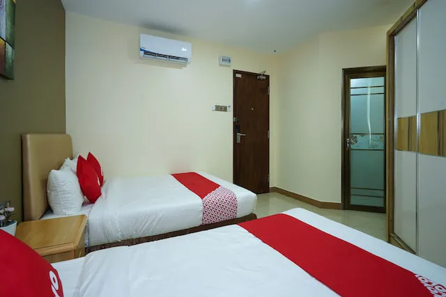 OYO 43958 Enrich Hotel Picture 9